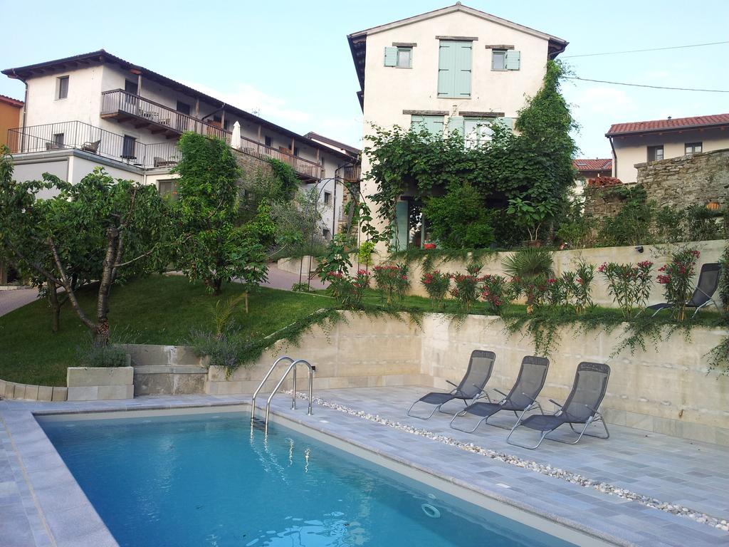 Boutique Hotel Dvor Dobrovo Kültér fotó