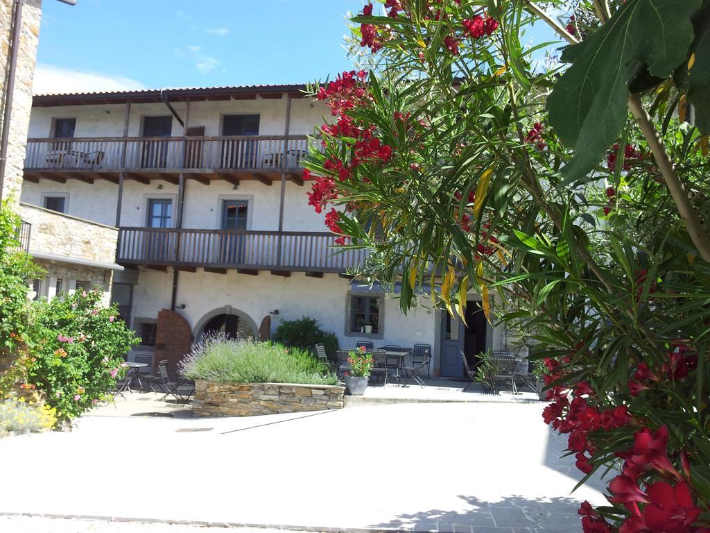 Boutique Hotel Dvor Dobrovo Kültér fotó