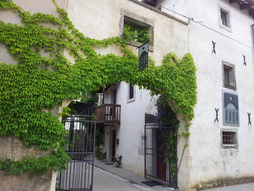 Boutique Hotel Dvor Dobrovo Kültér fotó