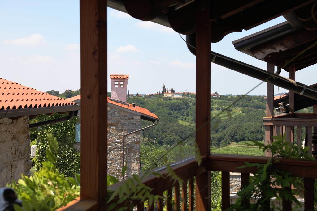 Boutique Hotel Dvor Dobrovo Kültér fotó