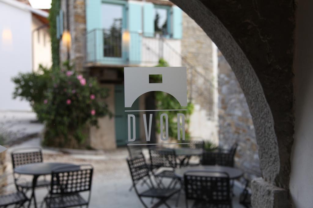 Boutique Hotel Dvor Dobrovo Kültér fotó