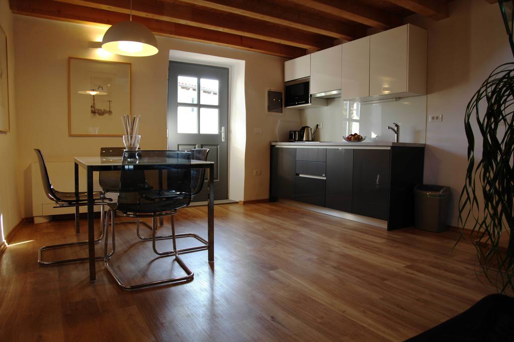 Boutique Hotel Dvor Dobrovo Szoba fotó