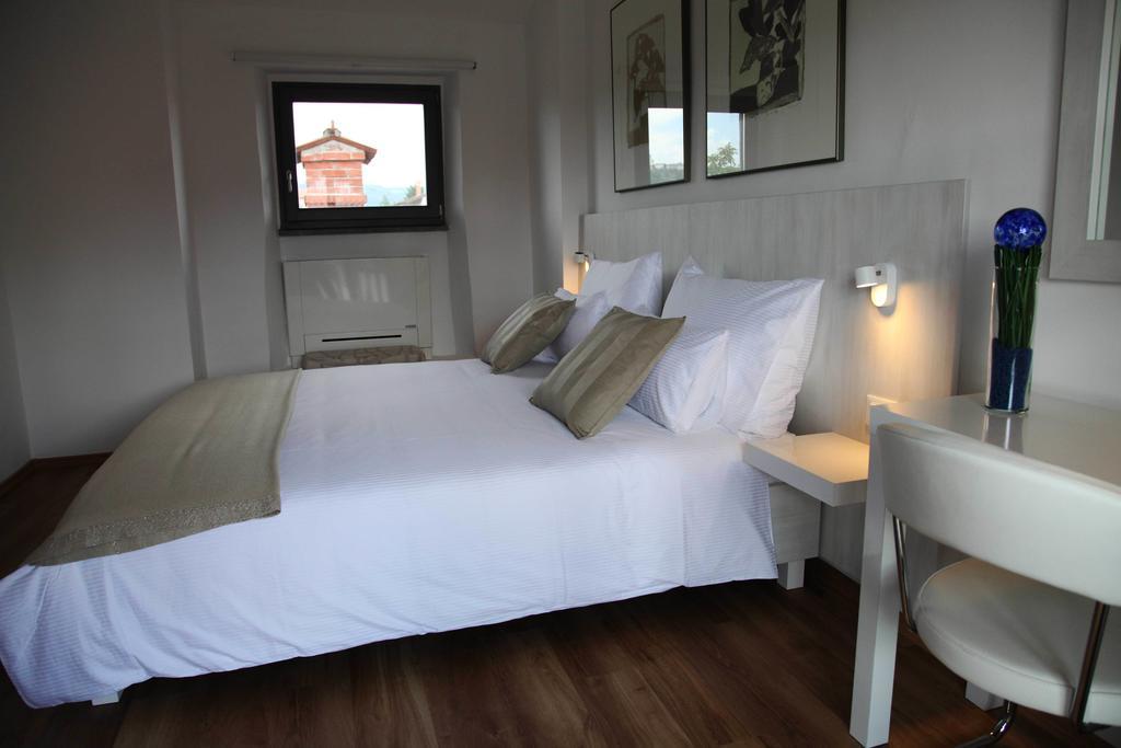 Boutique Hotel Dvor Dobrovo Szoba fotó