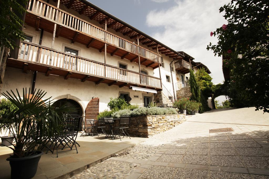 Boutique Hotel Dvor Dobrovo Kültér fotó