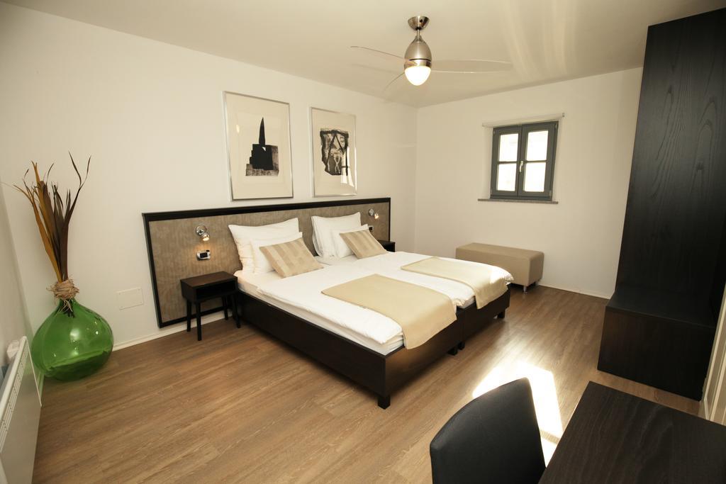 Boutique Hotel Dvor Dobrovo Kültér fotó