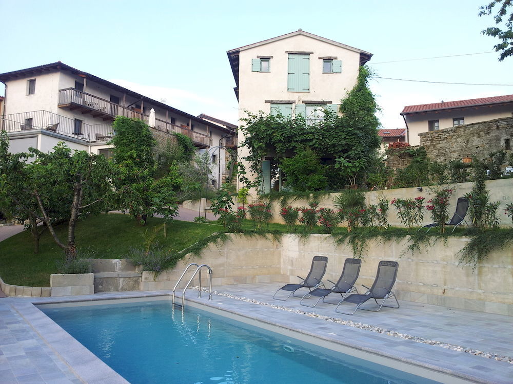 Boutique Hotel Dvor Dobrovo Kültér fotó