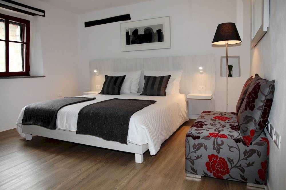 Boutique Hotel Dvor Dobrovo Kültér fotó