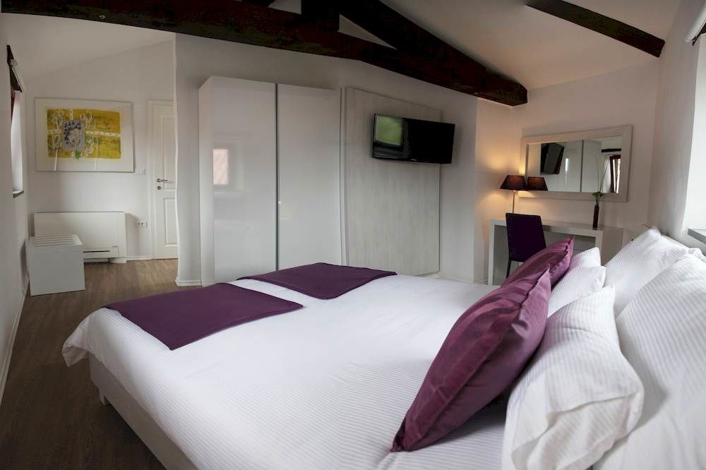 Boutique Hotel Dvor Dobrovo Kültér fotó