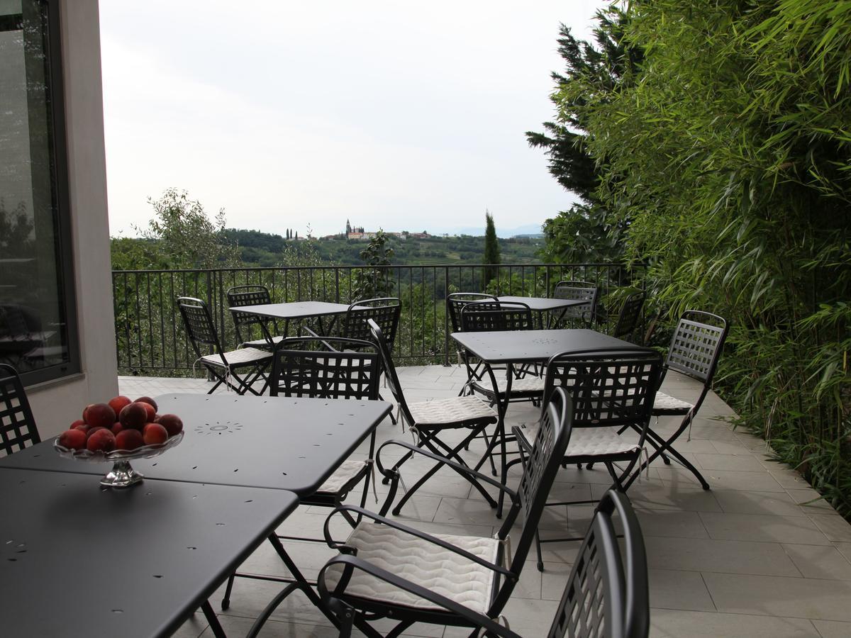 Boutique Hotel Dvor Dobrovo Kültér fotó