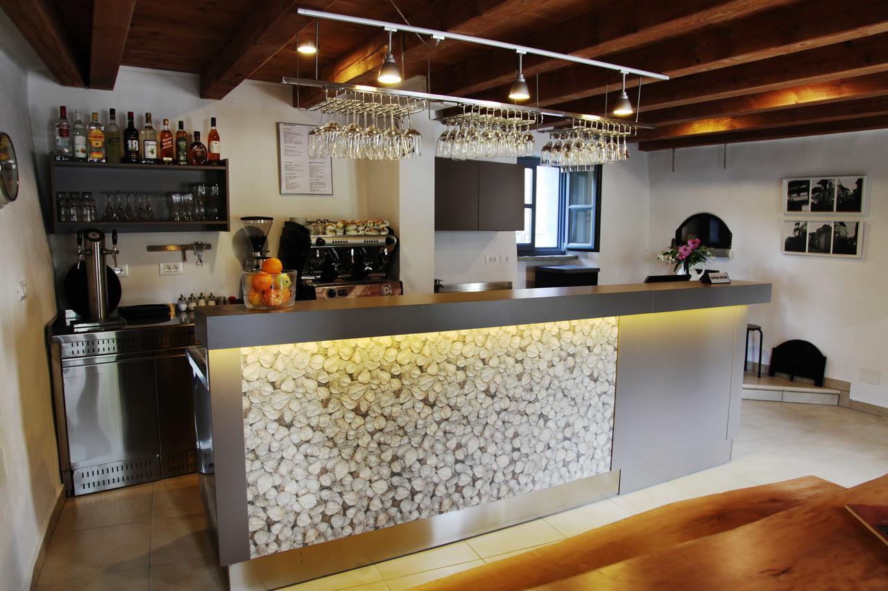 Boutique Hotel Dvor Dobrovo Kültér fotó